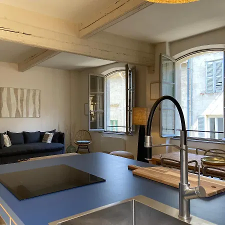 Apartment Climatise Plein Centre Historique Avignon